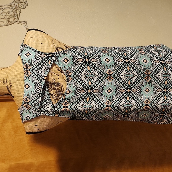 Fun 2 Fun Sleevless Top Size Medium - Picture 4 of 7